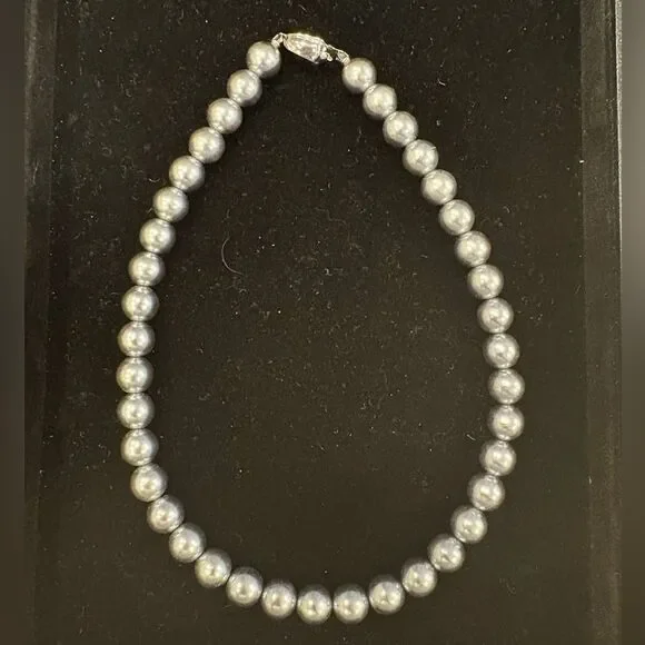 VTG Richelieu Single Strand Faux Pearl Necklace Gray
