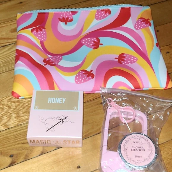 Jeffree Star Cosmetics Luminous Setting Powder Honey, Cosmetic Bag Bundle