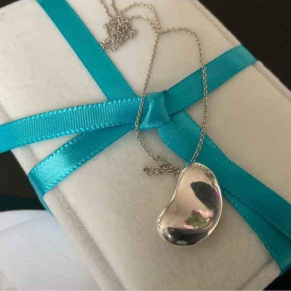 Tiffany Elsa Peretti Necklace. EUC Approximately 16”