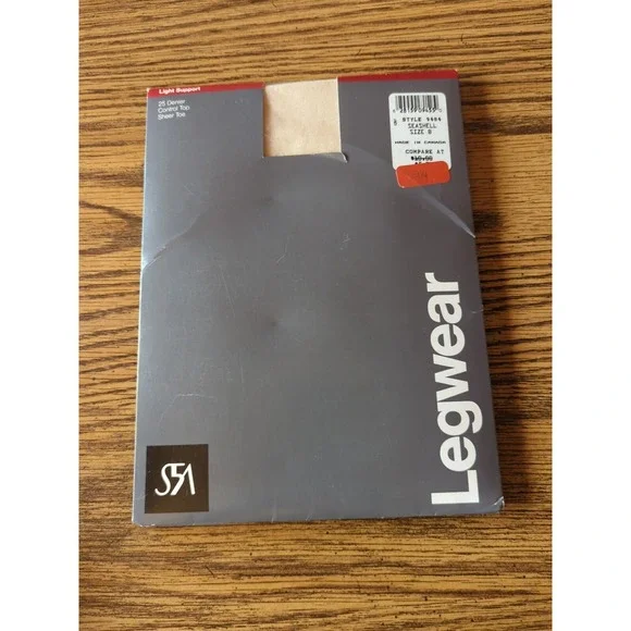 Saks‎ Fifth Avenue S5A Stockings NOS Size B Color Is Seashell