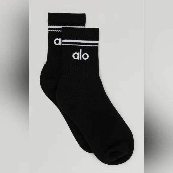 NWT Alo Yoga Half Crew Throwback Socks Black With White Logo Unisex Medium