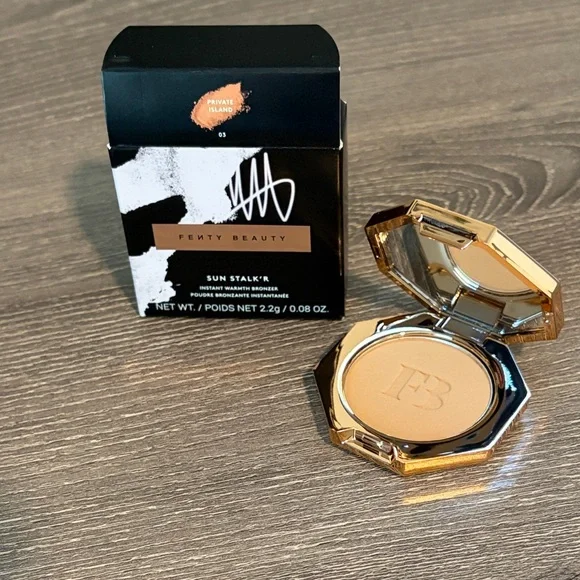 ❤️$11 NWT Fenty Beauty Sun Stalkr Instant Warmth Bronzer Shade Private Island