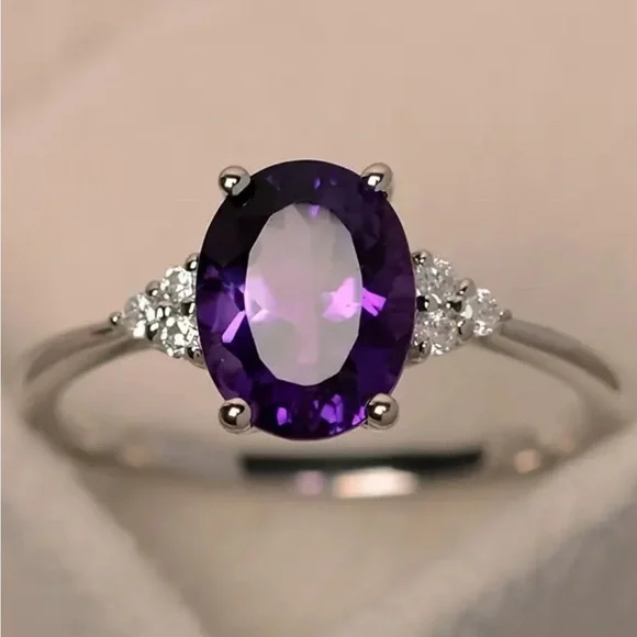 New Oval Amethyst Color Rhinestone Sivertone Ring Size 8