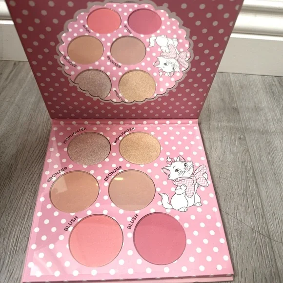 Disney’s The Aristocats Marie Complexion Palette, Blush, Highlighter and Bronzer