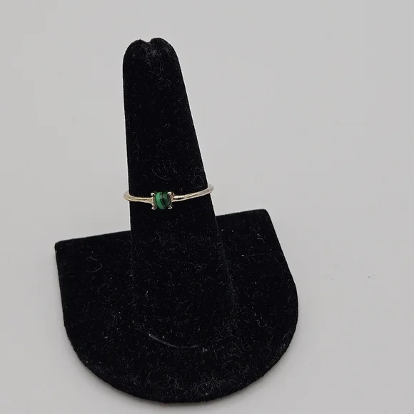 gold tone stackable ring with banded green faux stone size 6.75