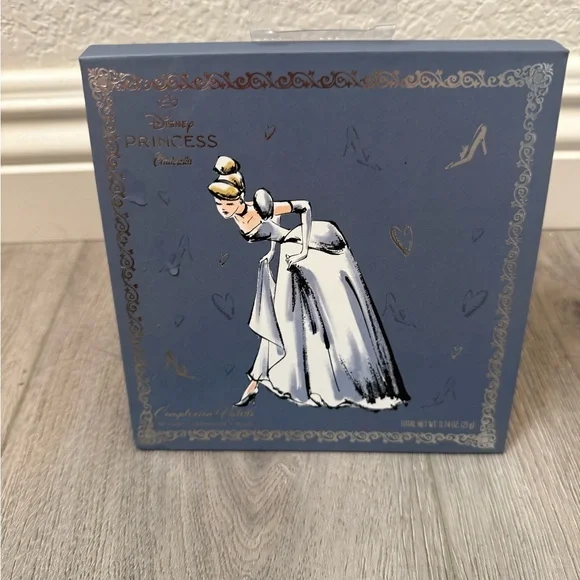 Disney’s Cinderella Blush, Bronzer and Highlighter Palette, Cinderella Palette