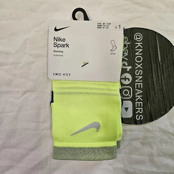 Nike Spark Cushioned Ankle Running Socks Yellow Men's Size 6.5-7 Women's 7.5-9