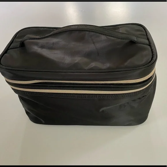 Dual zip black nylon soft side train case