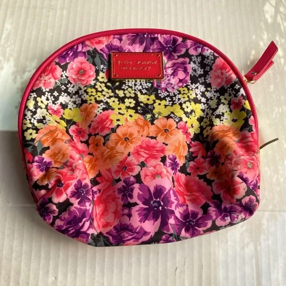 Betsey Johnson Floral Cosmetic Bag Black Multi Roses Print Make up Travel Case