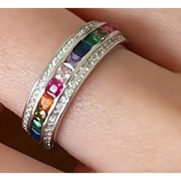 ❤️ New ring with band of colored crystals & rhinestones size 7 ❤️