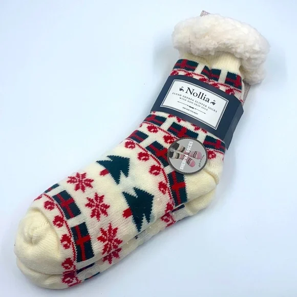 NWT Nollia Christmas Plush Sherpa Slipper Socks with Non-skid Sole