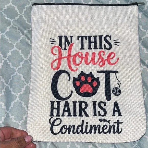 Source Unknown White and Black Cosmetic Bag