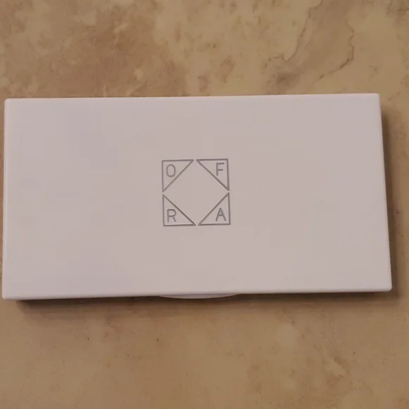 **SALE**Ofra midi Palette face it