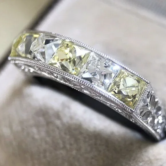 😍Noble Pattern Cubic Zircon Party Silver Plated Vintage Eternity Ring, L179