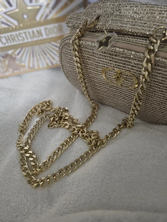 💞💘Womens Christian Dior Gold Cosmetic Bag With Chain - NWOT💞❣️