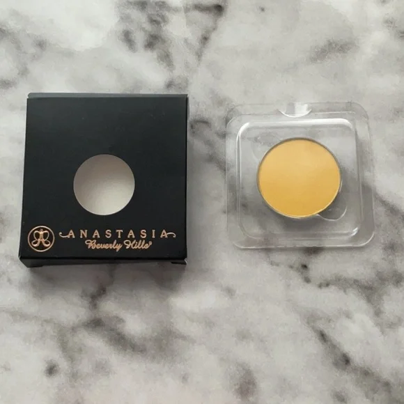Anastasia Beverly Hills Contour Kit -Mellow Yellow