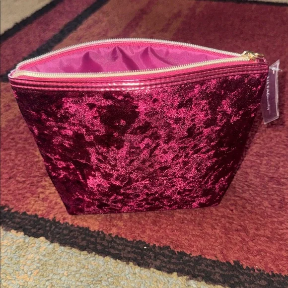 NWT‎ Ulta Beauty burgundy velvet cosmetic bag