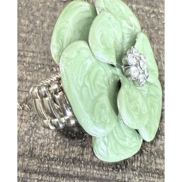 Flower Power Festival Green Marbled Enamel Rosette Statement Ring Stretch Band