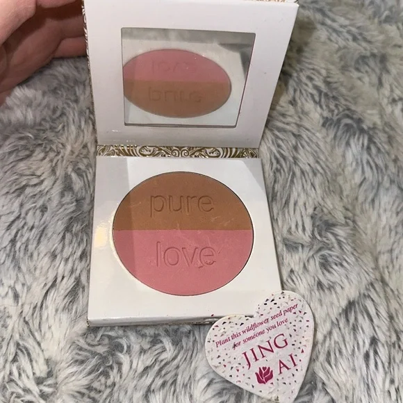 Jing Ai “china doll” vienna charm cheek rouge Organic