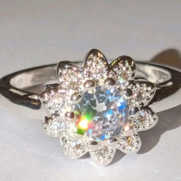 Elegant 925 Sterling Silver Floral Ring Sz 8 For Women