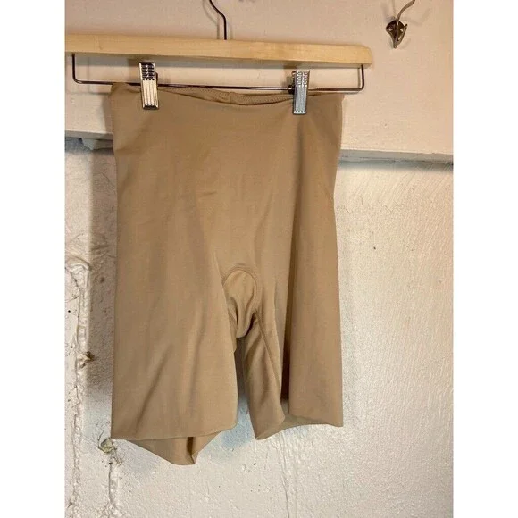 SPANX WOMENS SMALL BODY SHAPER SHORTS TAN