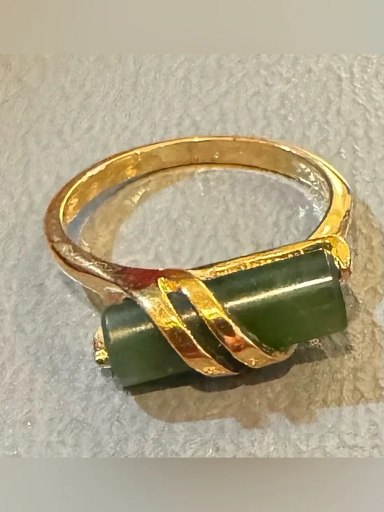 Vintage Avon Ring—Sz. 8, Gold Plated, Cylinder Jadeite Stone w/ Scroll Work
