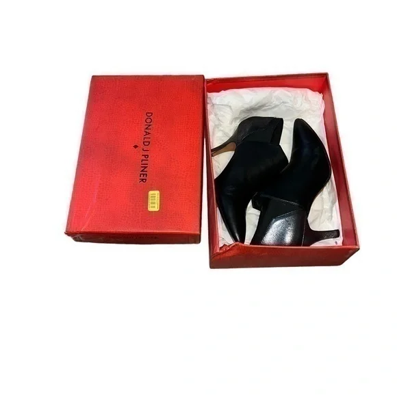 Donald J. Pliner-“Tillie” Black Brushed Metallic Booties Low Heels Size 7.5