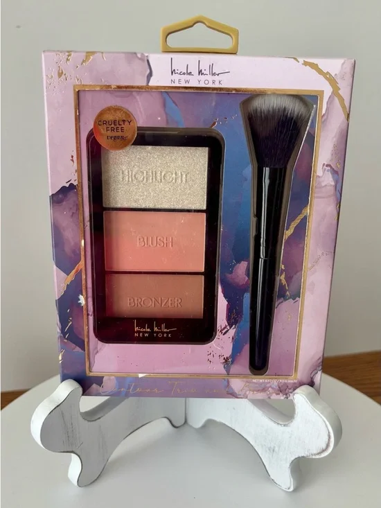 Nicole Miller Contour Trio with Brush - Highlight, Blush & Bronzer