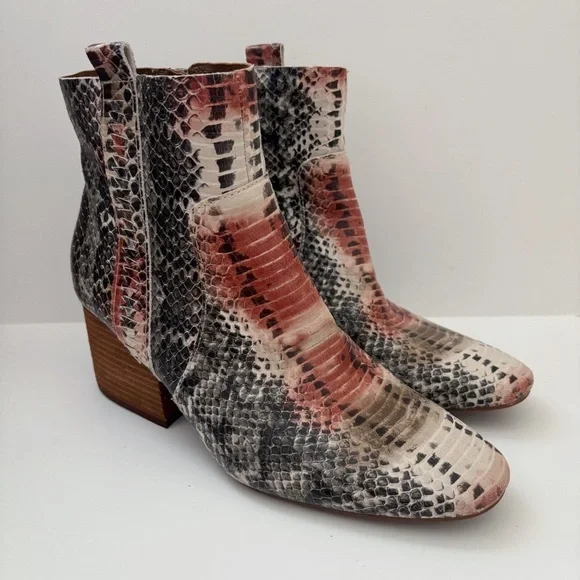 Kork Ease Korks Taupe Snakeskin Leyland Booties Sz 8.5 Western Cowgirl