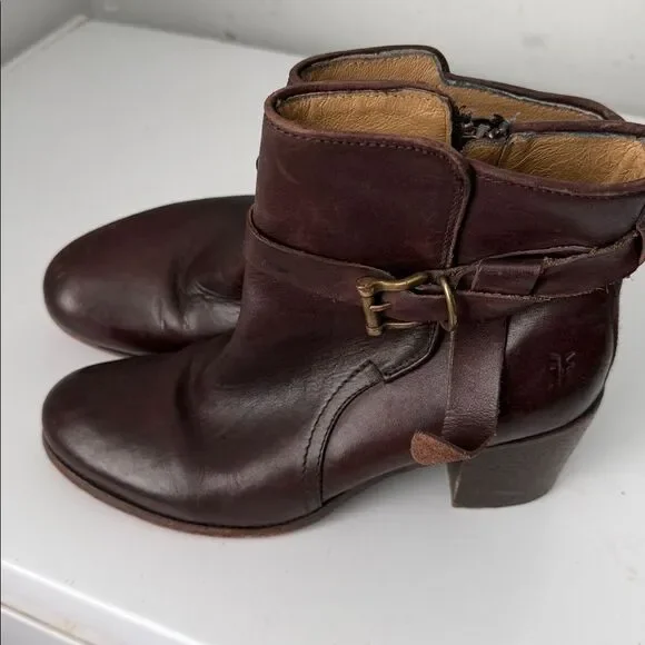 FRY Bronw leather ankleBoot sz9