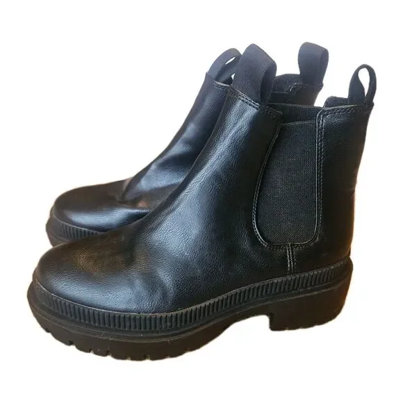 Divided By H&M Chelsea Pull-On Black Faux Leather Ankle Boots Size 5.5 Lug Sole