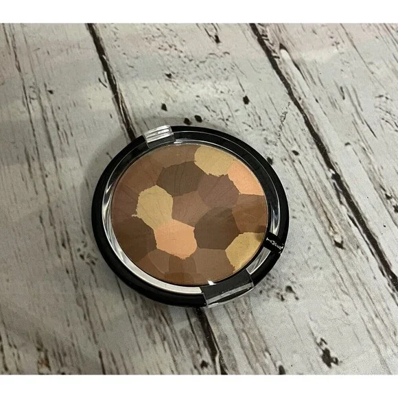 Signature Club A Touched By The Sun Bronzing Prisms Finishing Powder