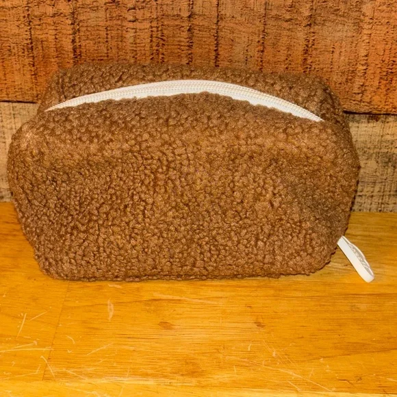 Summer Fridays Mini Cloud Pouch