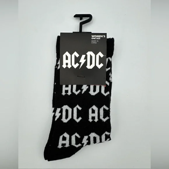 1 Pair Woman's AC/DC Crew Socks One Size NWT‎ Size 6-9.5 Black & White Calf High