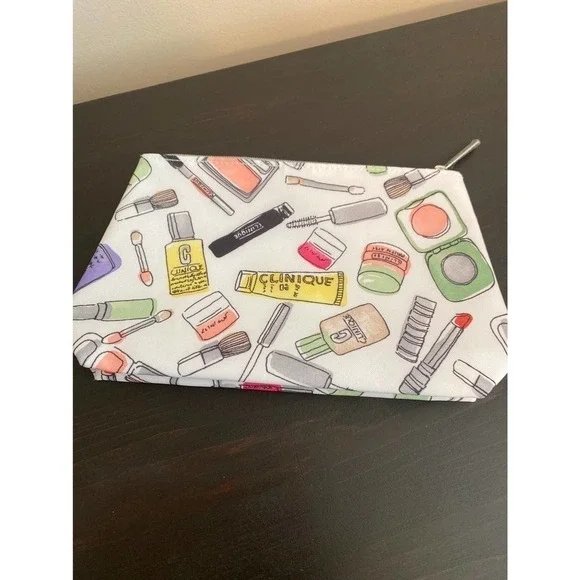 𝅺clinque makeup bag