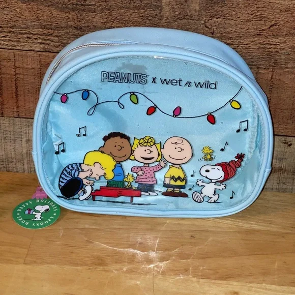 Wet n wild x Peanuts cosmetics bag