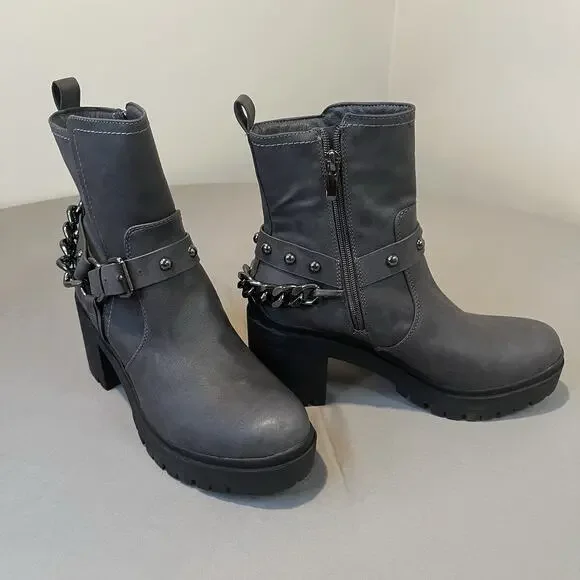 Nine West Womens Quinda Size 7.5M Gray Ankle Boots Buckle Chain Block Heel Motto