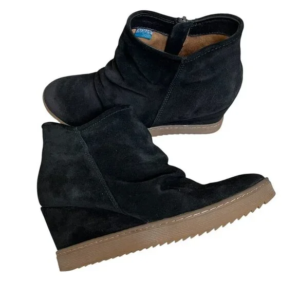 Sofft Siri Aqua Soft Black Suede Wedge Booties Size 8M
