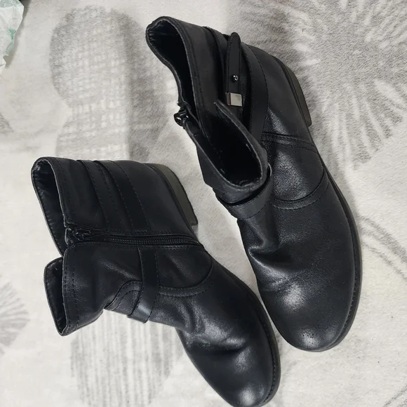 BareTraps Saint Women's Black Ankle Boots – Size‎ 8