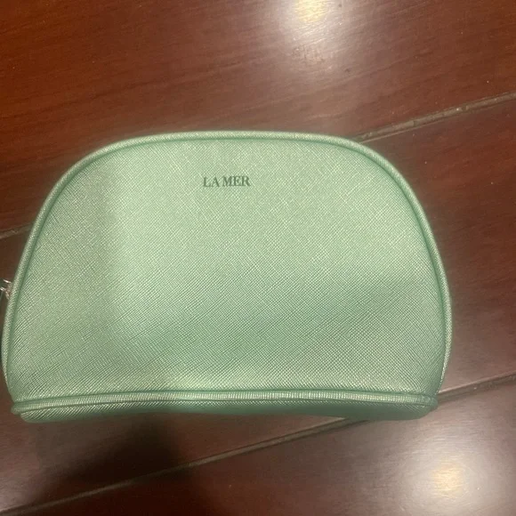 La Mer Light Green pouch