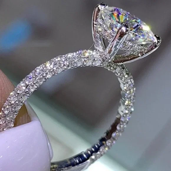 *NEW 925 Silver Oval Diamond Engagement Ring