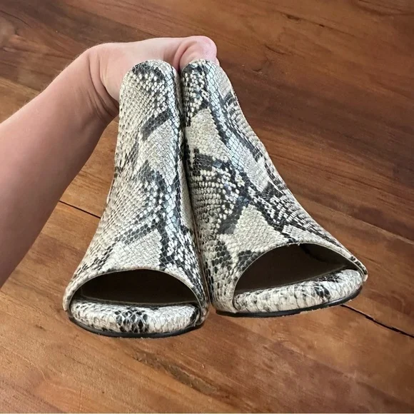 Cole Haan Snake Print Leather Peep Toe Block Heel Booties Size 6.5B Statement