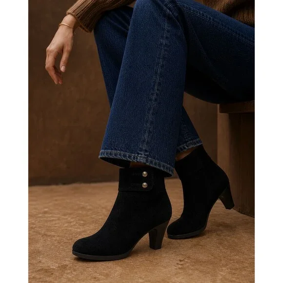 La Canadienne Women’s Suede Ankle Booties Sz 7.5 Made in Canada