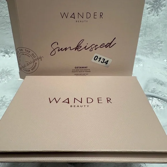 Wander Beauty Getaway Eye & Face Palette in Sun-kissed
