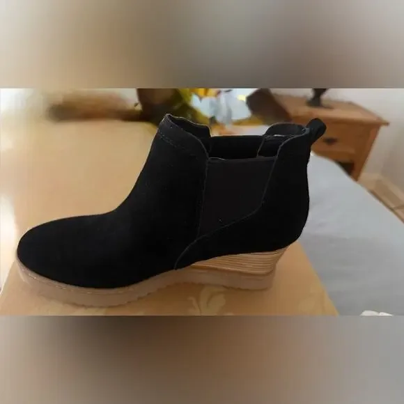 Sofft Women's Black Suede Ankle Boots size 9 New in Box