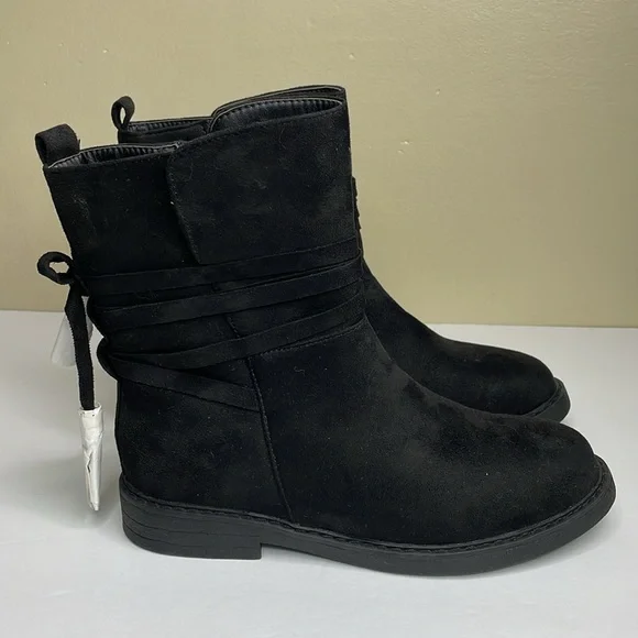 AMANDA BLU Ankle Boots KINGSTON Black Vegan Suede Side Zipper Tassel Detail 6