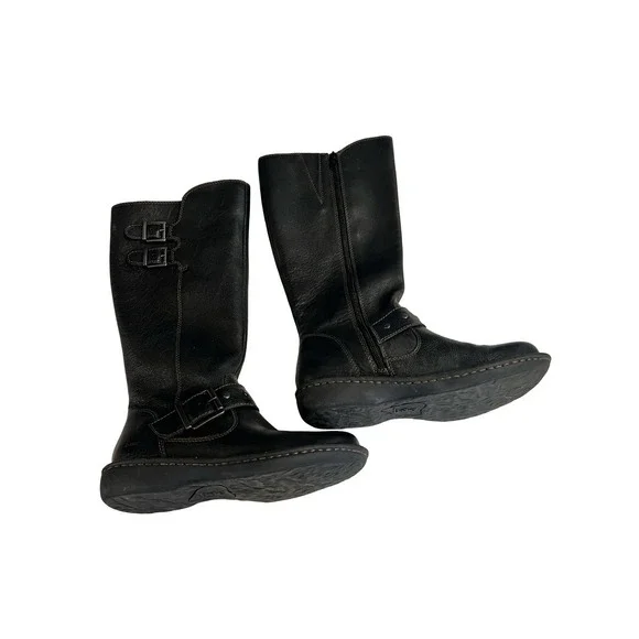 Women's Boc Buckle Accent Studded Oliver Round-Toe Wedge Zip-Up Leather Boot 6 M