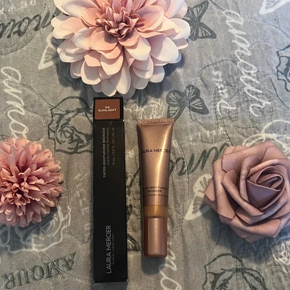 Laura Mercier Tinted Moisturizer Bronzer 04 Sunlight