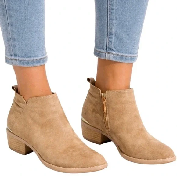 Qupid Womens Tan Faux Suede Ankle Booties Gold Heel Trim Pointed Toe Tan Beige 7