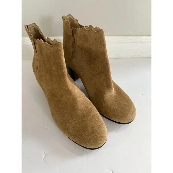 Lands' End Boots Womens Size 6.5 Tan Suede Ankle Booties‎ Scalloped Back Zip